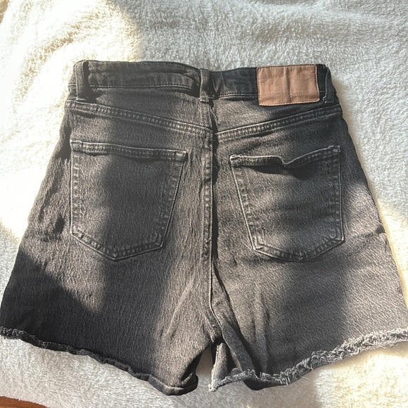 H&M High Waist Washed Black Denim Shorts - Picture 3 of 3